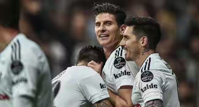 Mario Gomez'de umutlandiran gelişme 